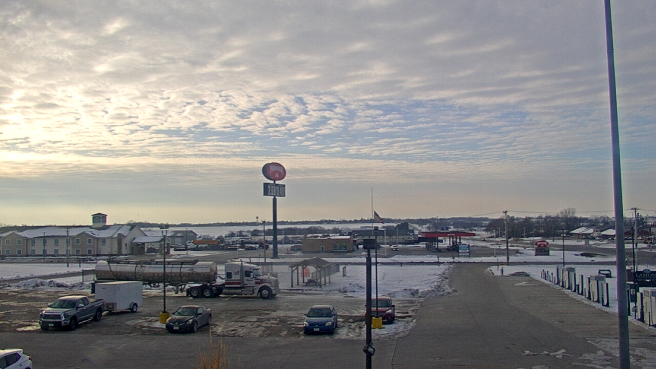 Thumbnail for current weather camera view from Amish Country Store in Lamoni, Iowa