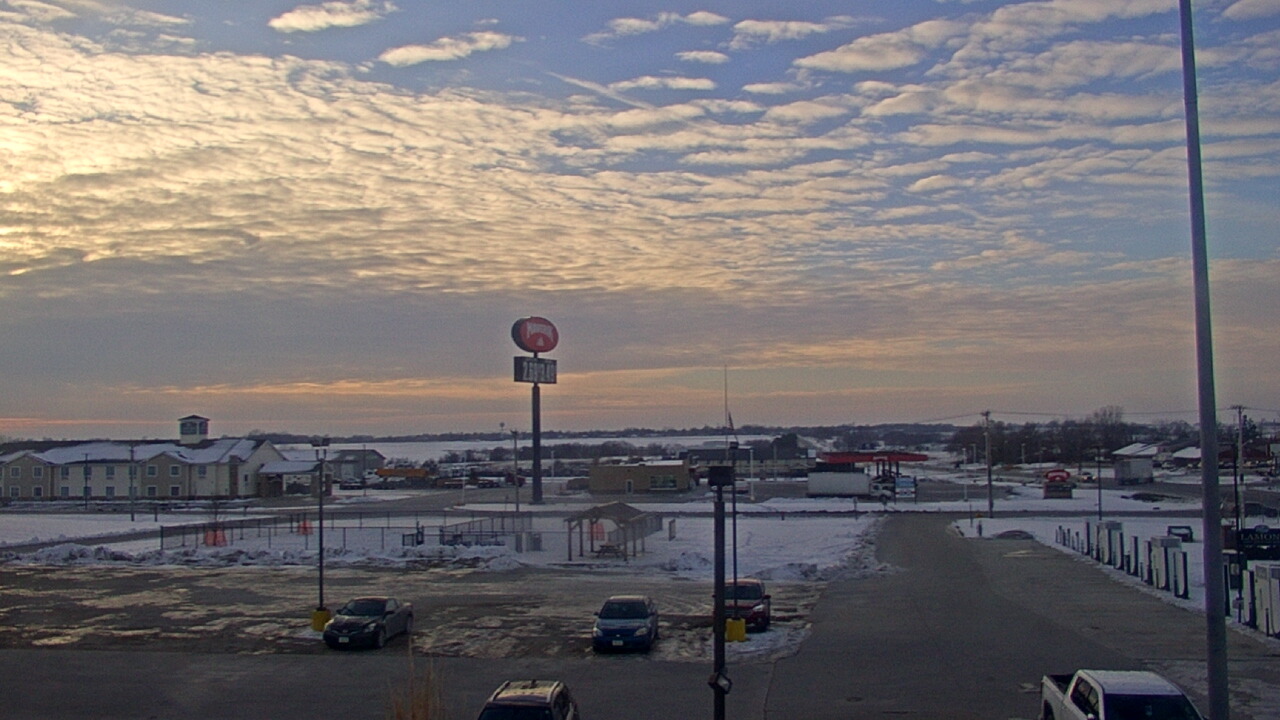 Thumbnail for current weather camera view from Amish Country Store in Lamoni, Iowa