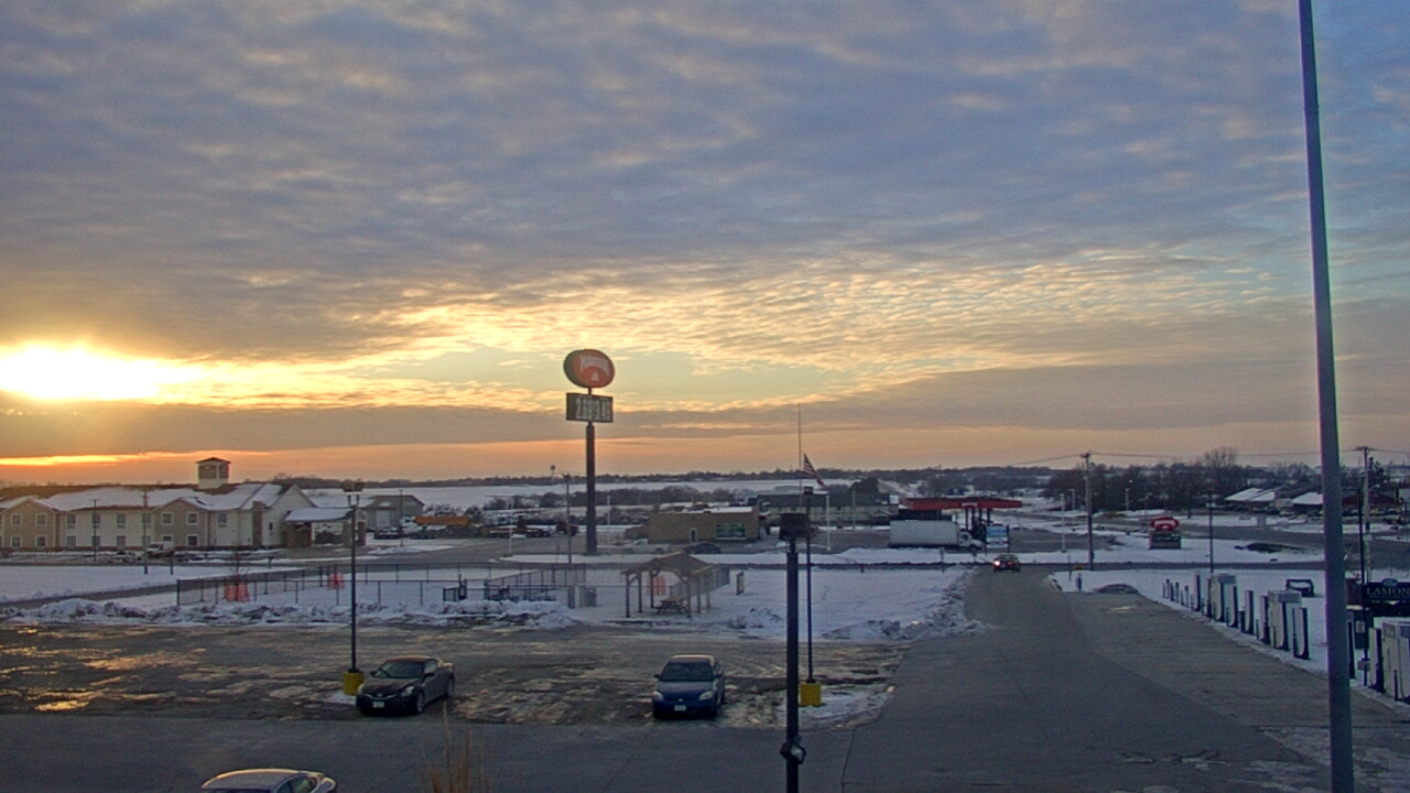 Thumbnail for current weather camera view from Amish Country Store in Lamoni, Iowa