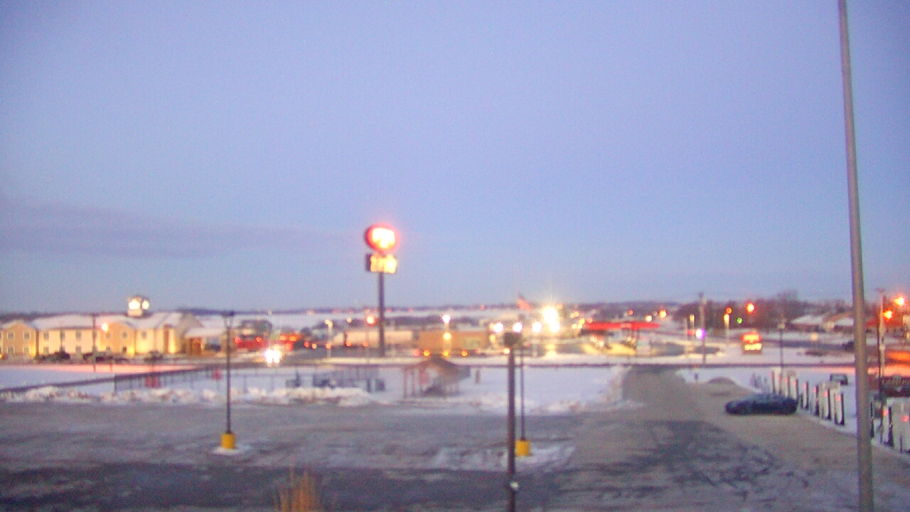 Thumbnail for current weather camera view from Amish Country Store in Lamoni, Iowa