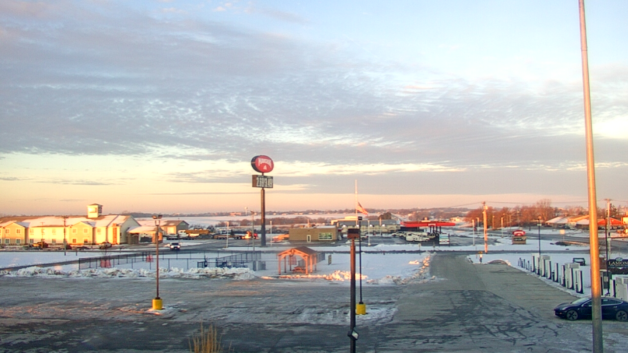 Thumbnail for current weather camera view from Amish Country Store in Lamoni, Iowa
