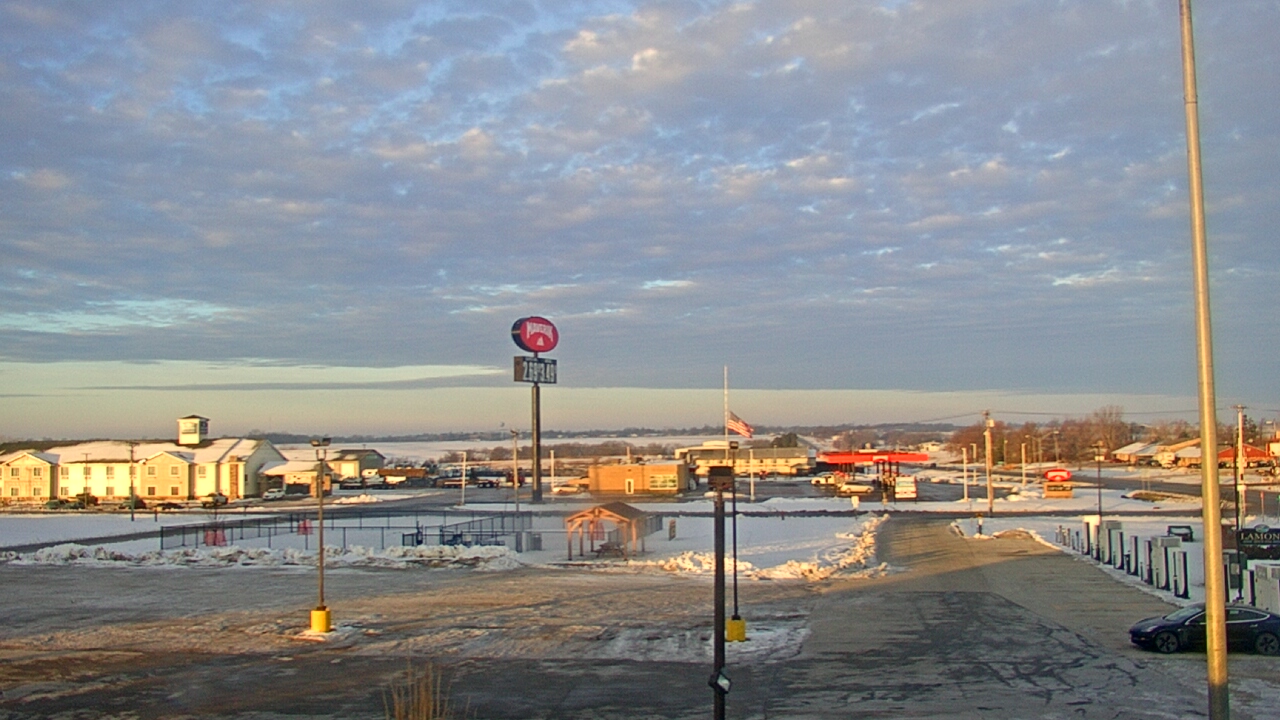 Thumbnail for current weather camera view from Amish Country Store in Lamoni, Iowa