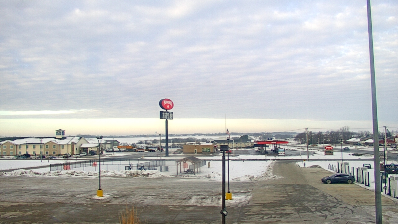 Thumbnail for current weather camera view from Amish Country Store in Lamoni, Iowa