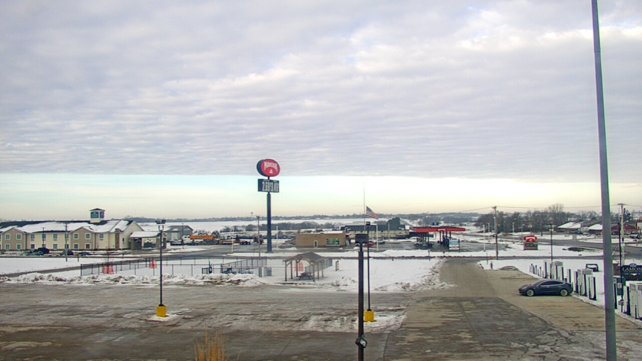 Thumbnail for current weather camera view from Amish Country Store in Lamoni, Iowa