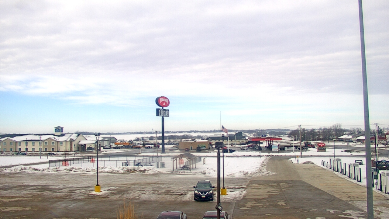 Thumbnail for current weather camera view from Amish Country Store in Lamoni, Iowa