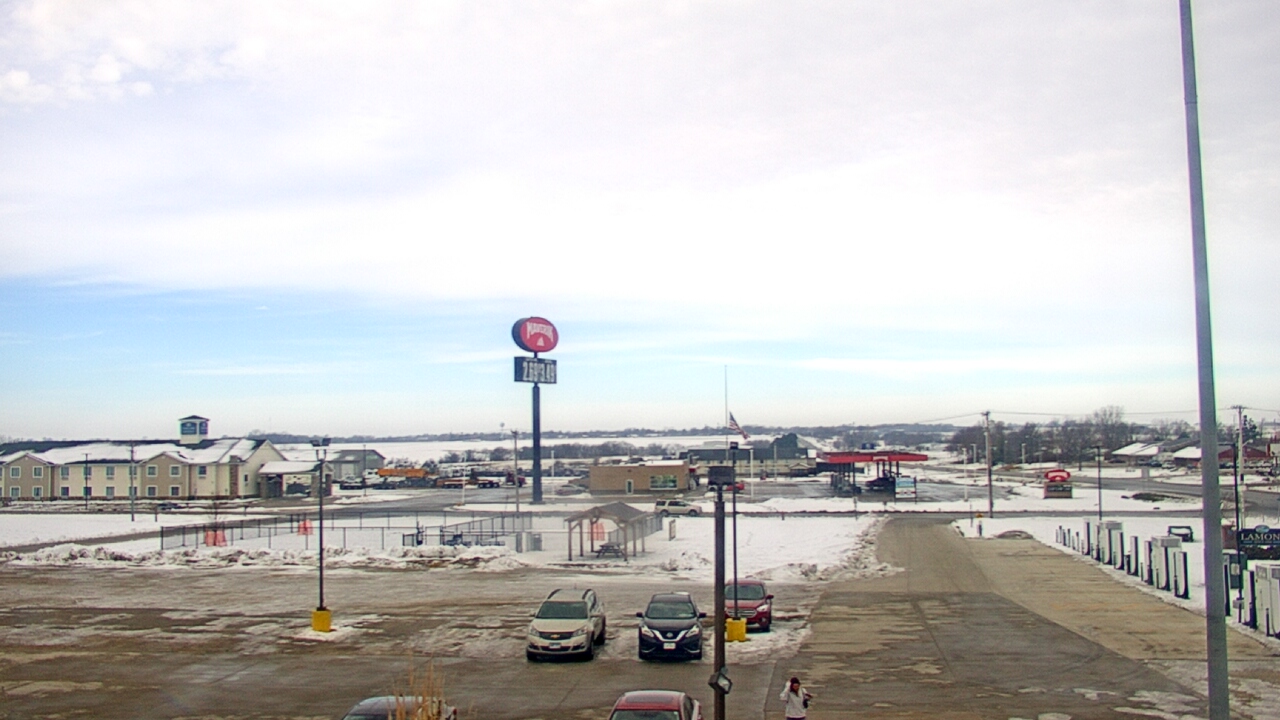 Thumbnail for current weather camera view from Amish Country Store in Lamoni, Iowa