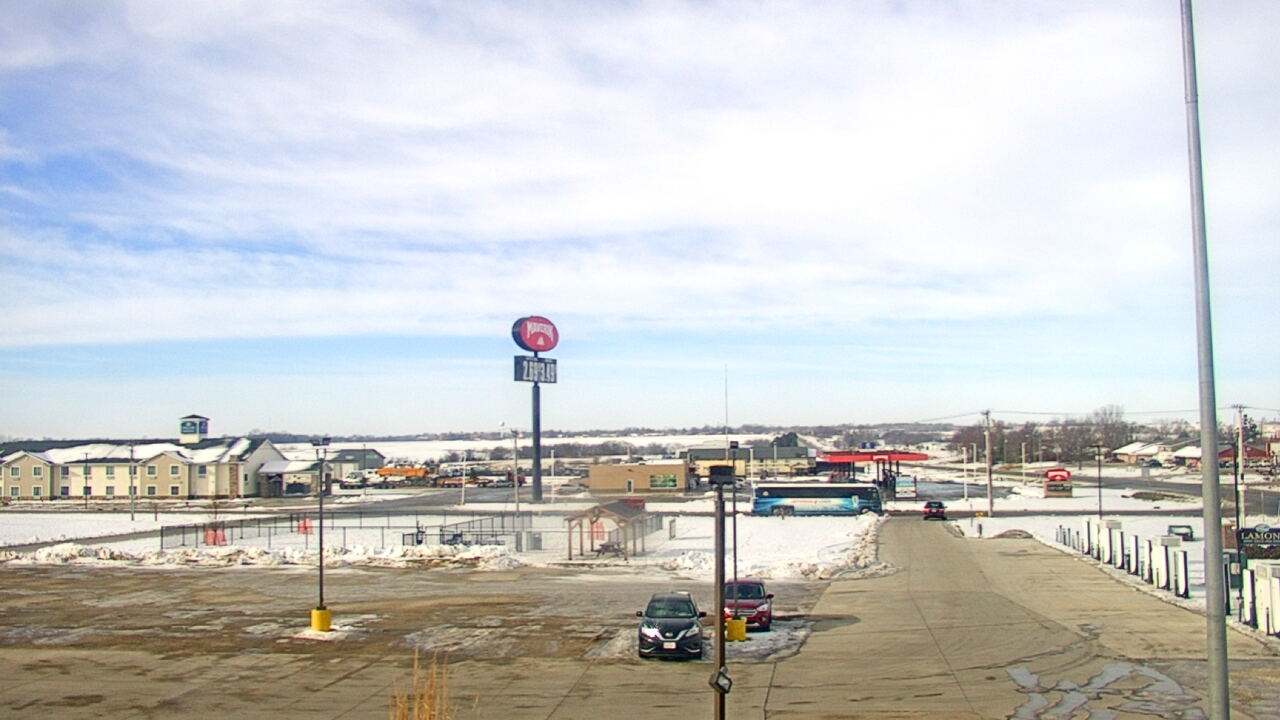Thumbnail for current weather camera view from Amish Country Store in Lamoni, Iowa