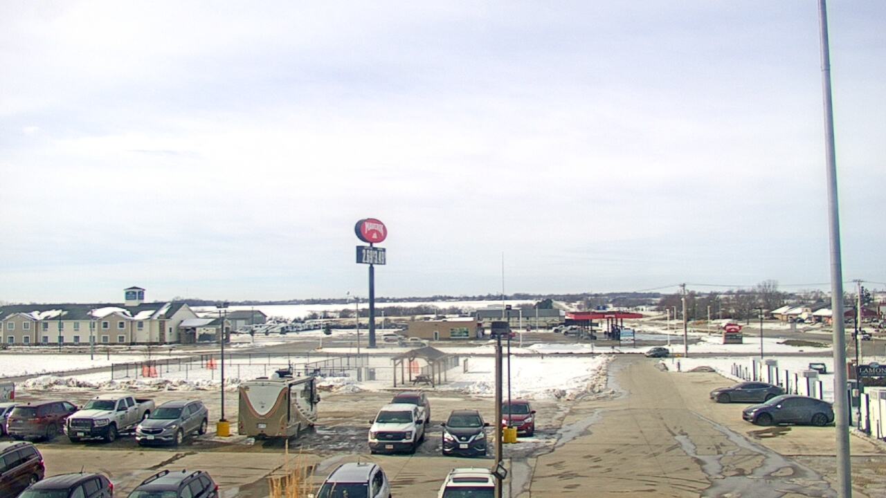 Thumbnail for current weather camera view from Amish Country Store in Lamoni, Iowa