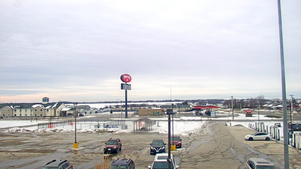 Thumbnail for current weather camera view from Amish Country Store in Lamoni, Iowa
