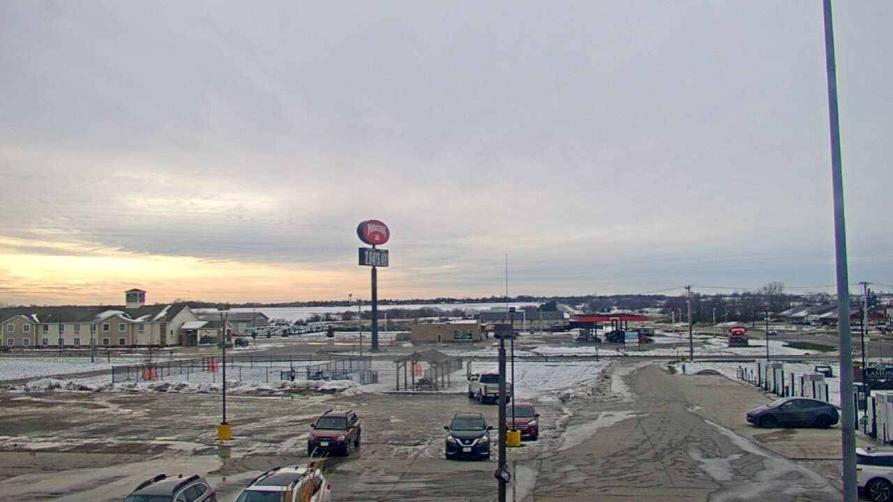 Thumbnail for current weather camera view from Amish Country Store in Lamoni, Iowa