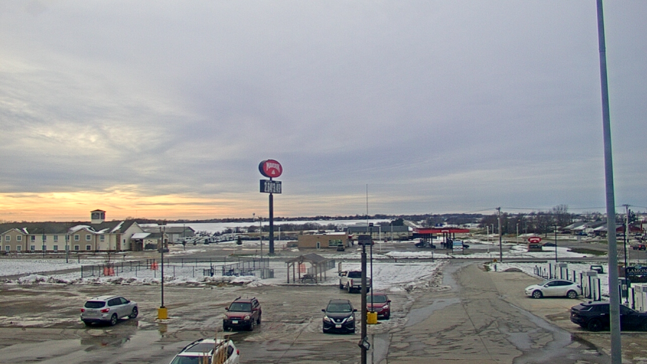 Thumbnail for current weather camera view from Amish Country Store in Lamoni, Iowa