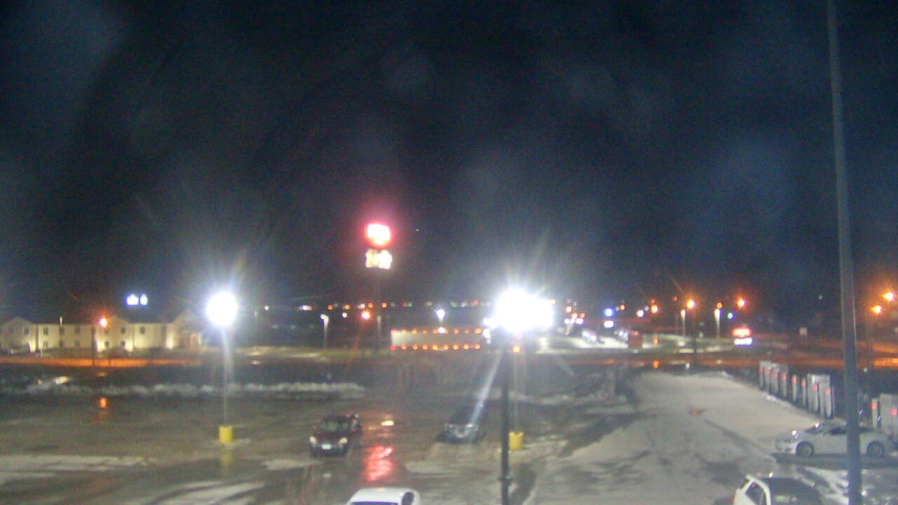 Thumbnail for current weather camera view from Amish Country Store in Lamoni, Iowa