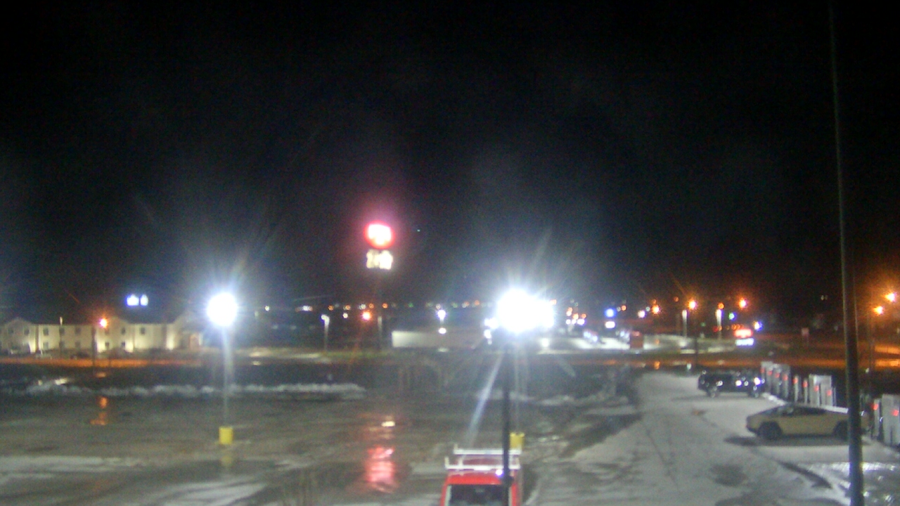 Thumbnail for current weather camera view from Amish Country Store in Lamoni, Iowa