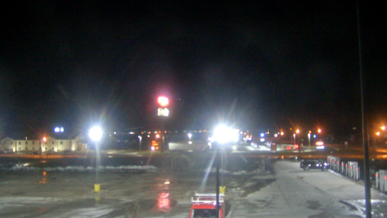 Thumbnail for current weather camera view from Amish Country Store in Lamoni, Iowa