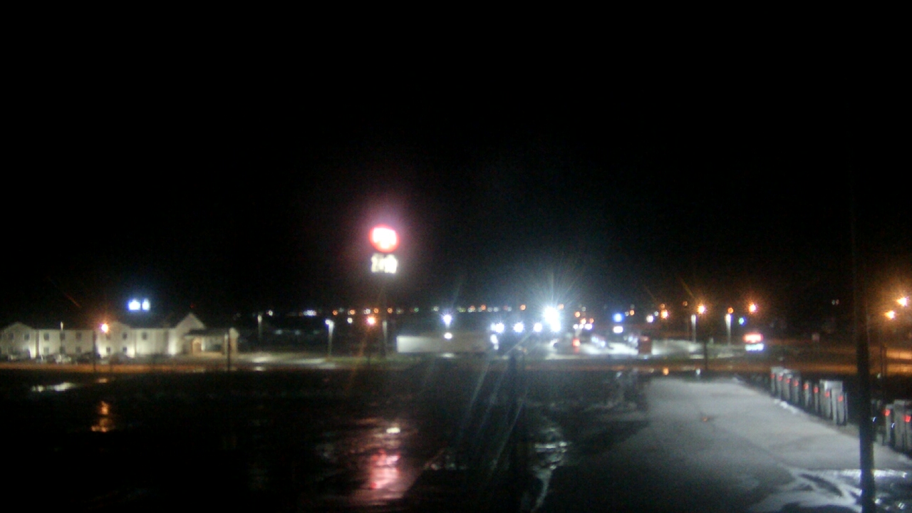 Thumbnail for current weather camera view from Amish Country Store in Lamoni, Iowa