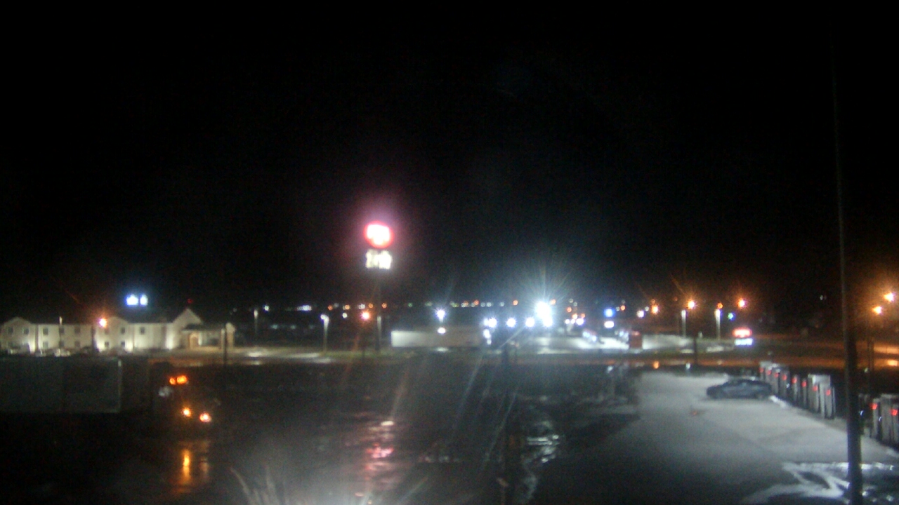 Thumbnail for current weather camera view from Amish Country Store in Lamoni, Iowa
