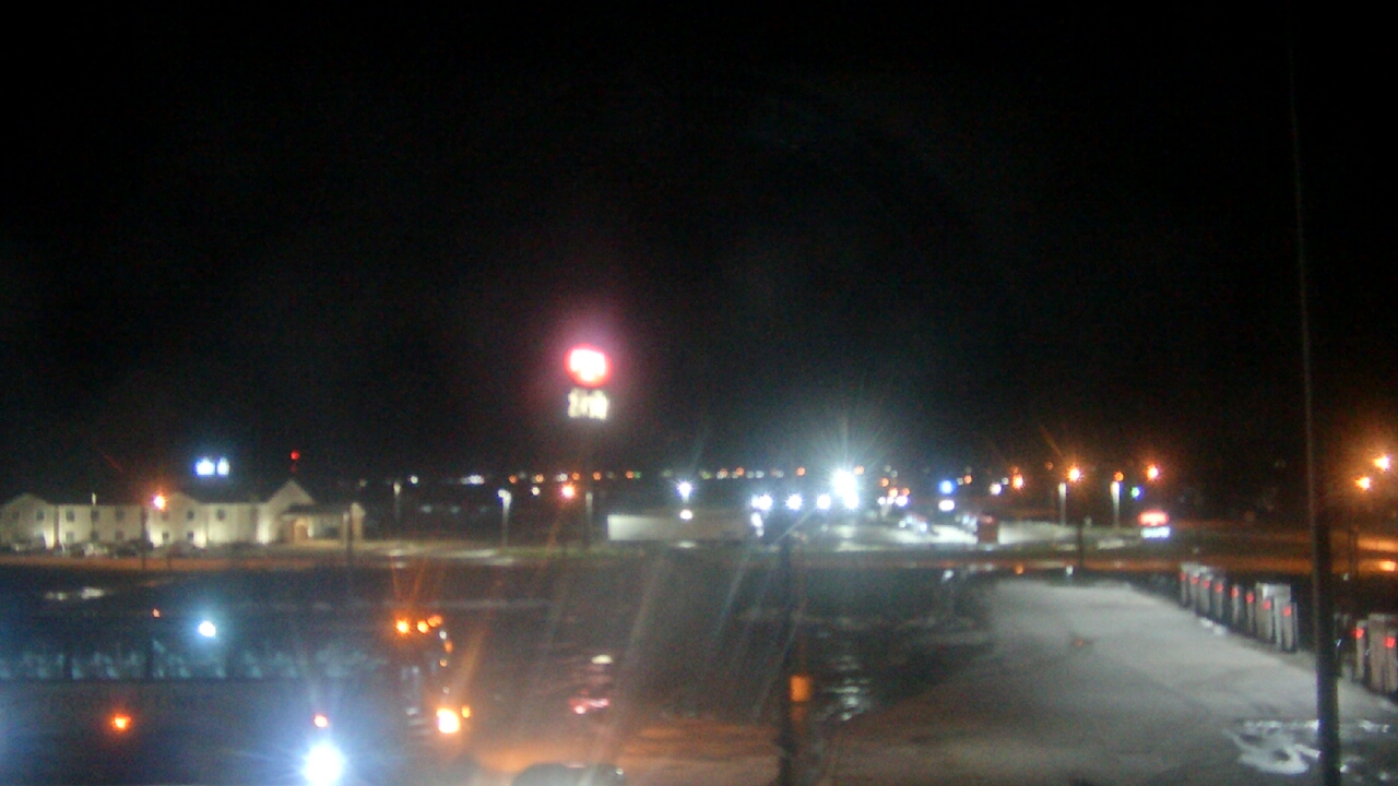Thumbnail for current weather camera view from Amish Country Store in Lamoni, Iowa