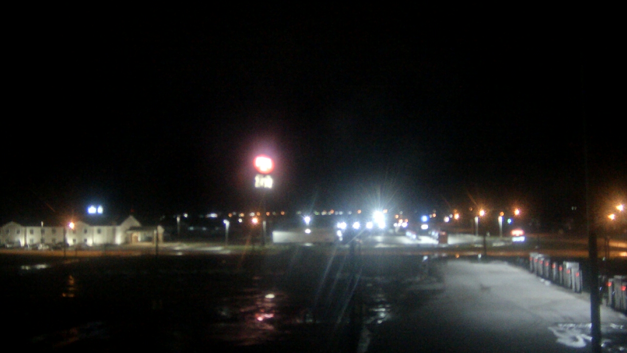 Thumbnail for current weather camera view from Amish Country Store in Lamoni, Iowa