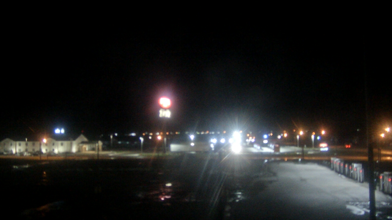 Thumbnail for current weather camera view from Amish Country Store in Lamoni, Iowa