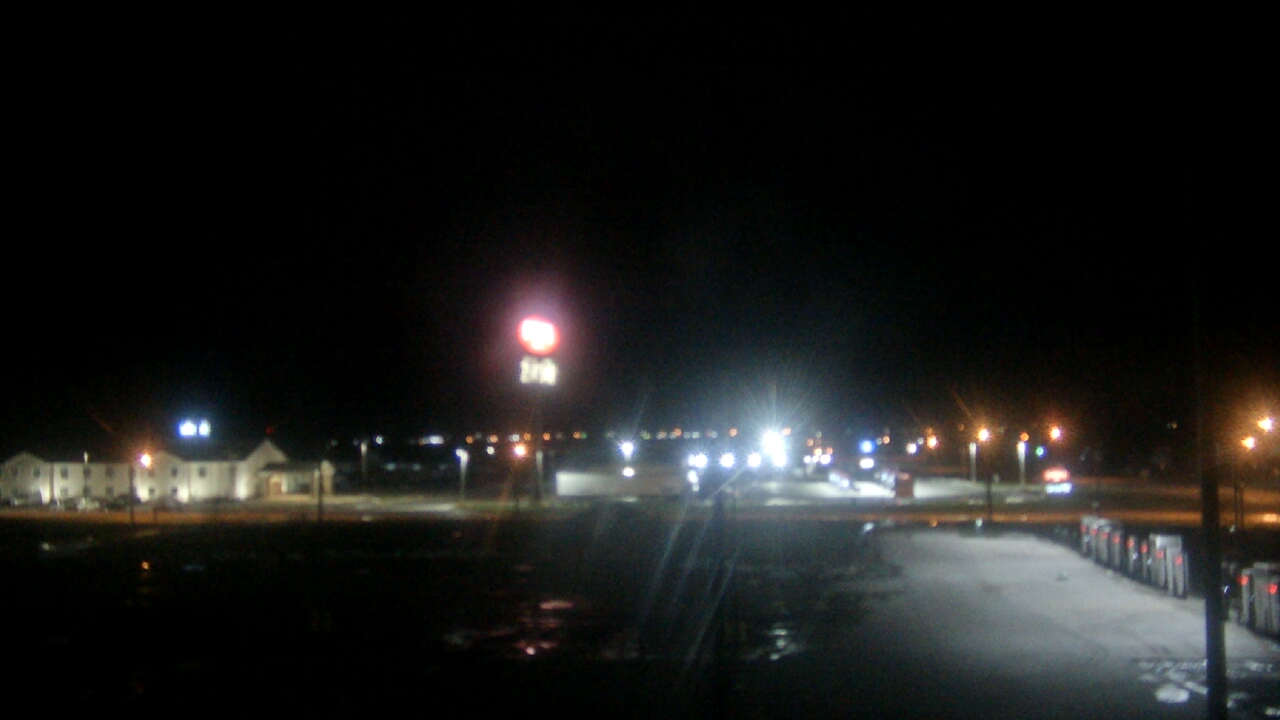 Thumbnail for current weather camera view from Amish Country Store in Lamoni, Iowa