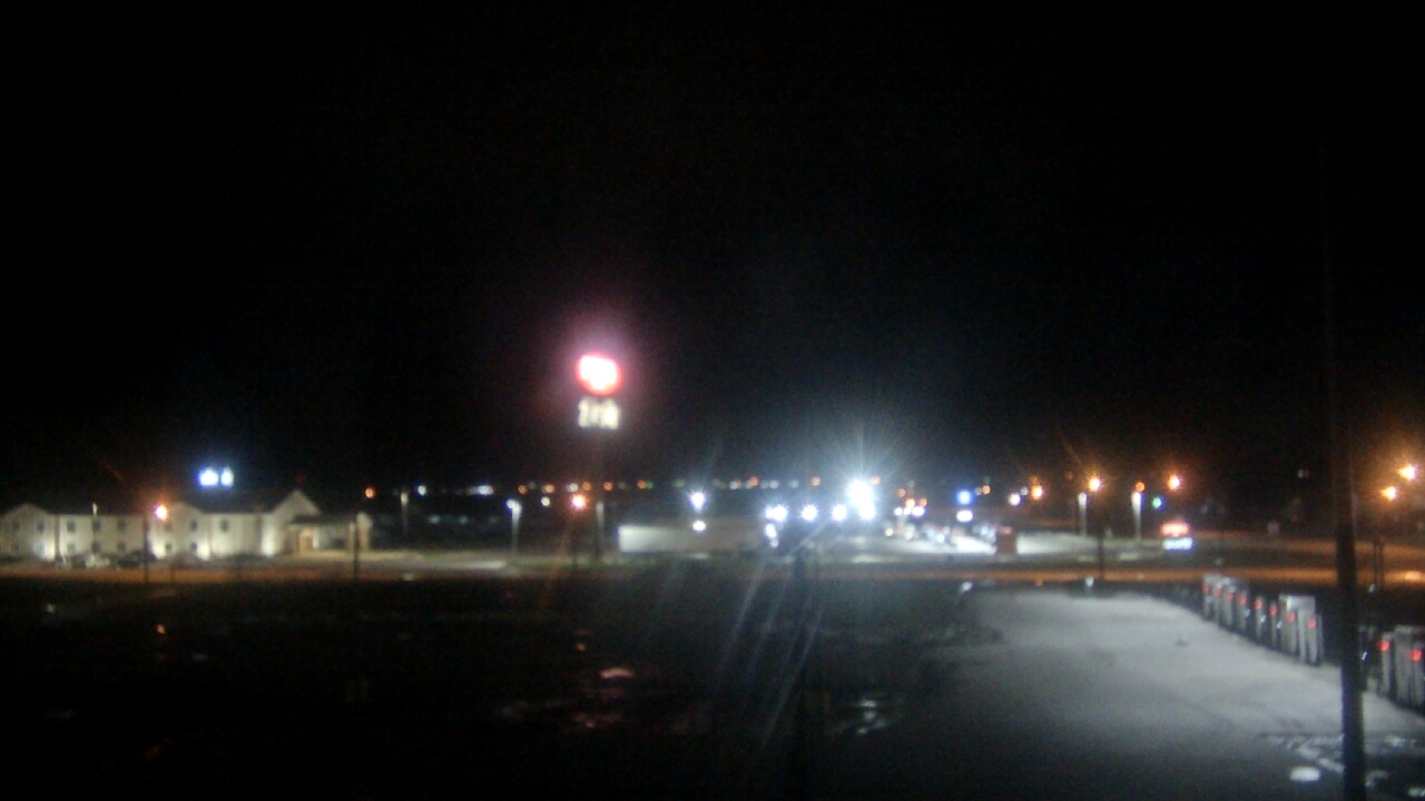 Thumbnail for current weather camera view from Amish Country Store in Lamoni, Iowa