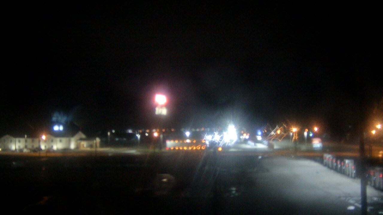 Thumbnail for current weather camera view from Amish Country Store in Lamoni, Iowa