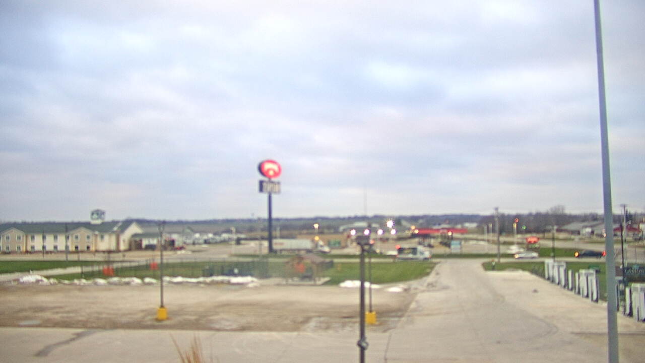 Thumbnail for current weather camera view from Amish Country Store in Lamoni, Iowa