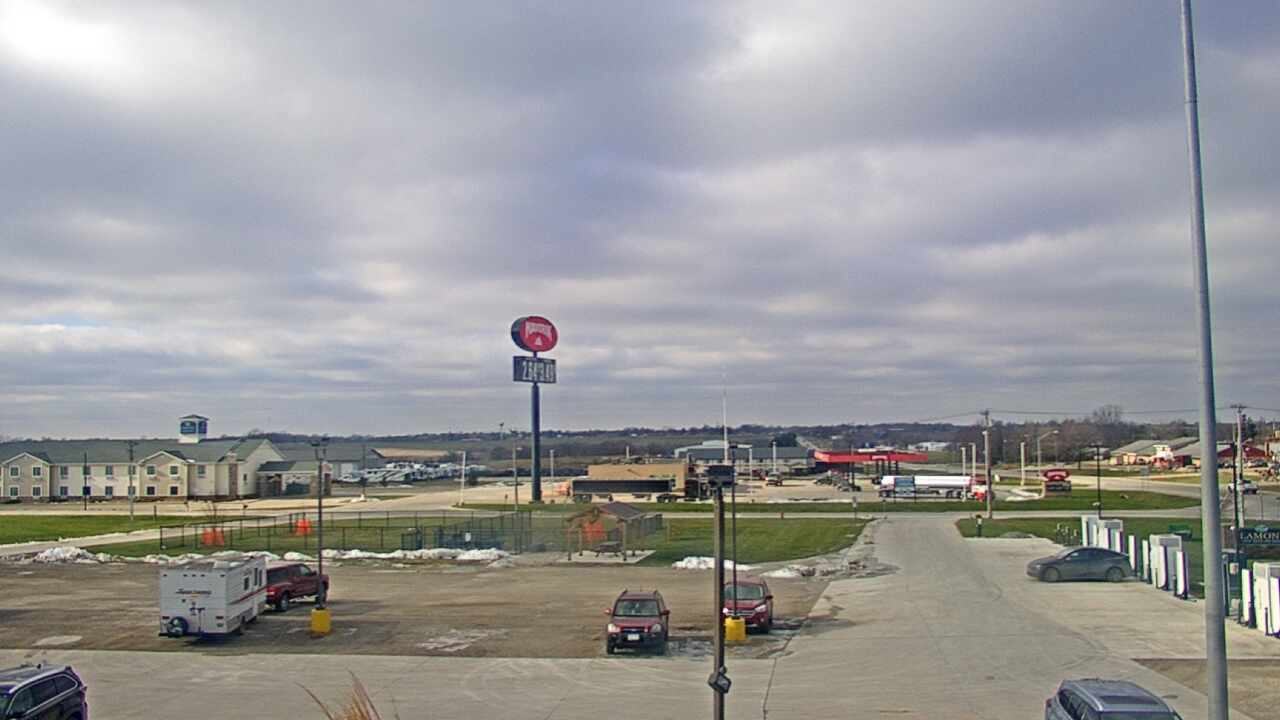 Thumbnail for current weather camera view from Amish Country Store in Lamoni, Iowa