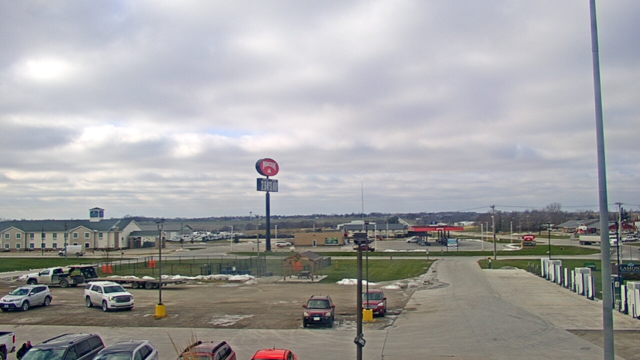 Thumbnail for current weather camera view from Amish Country Store in Lamoni, Iowa