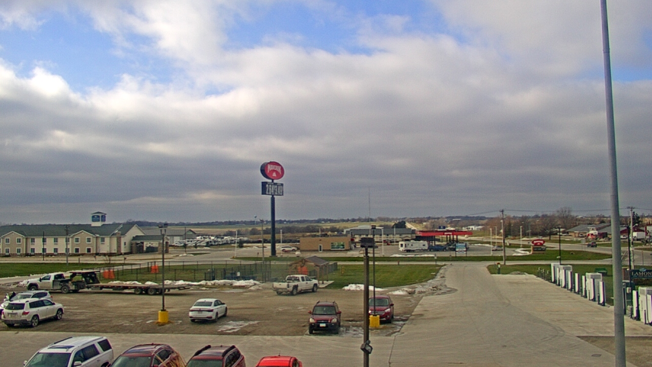 Thumbnail for current weather camera view from Amish Country Store in Lamoni, Iowa