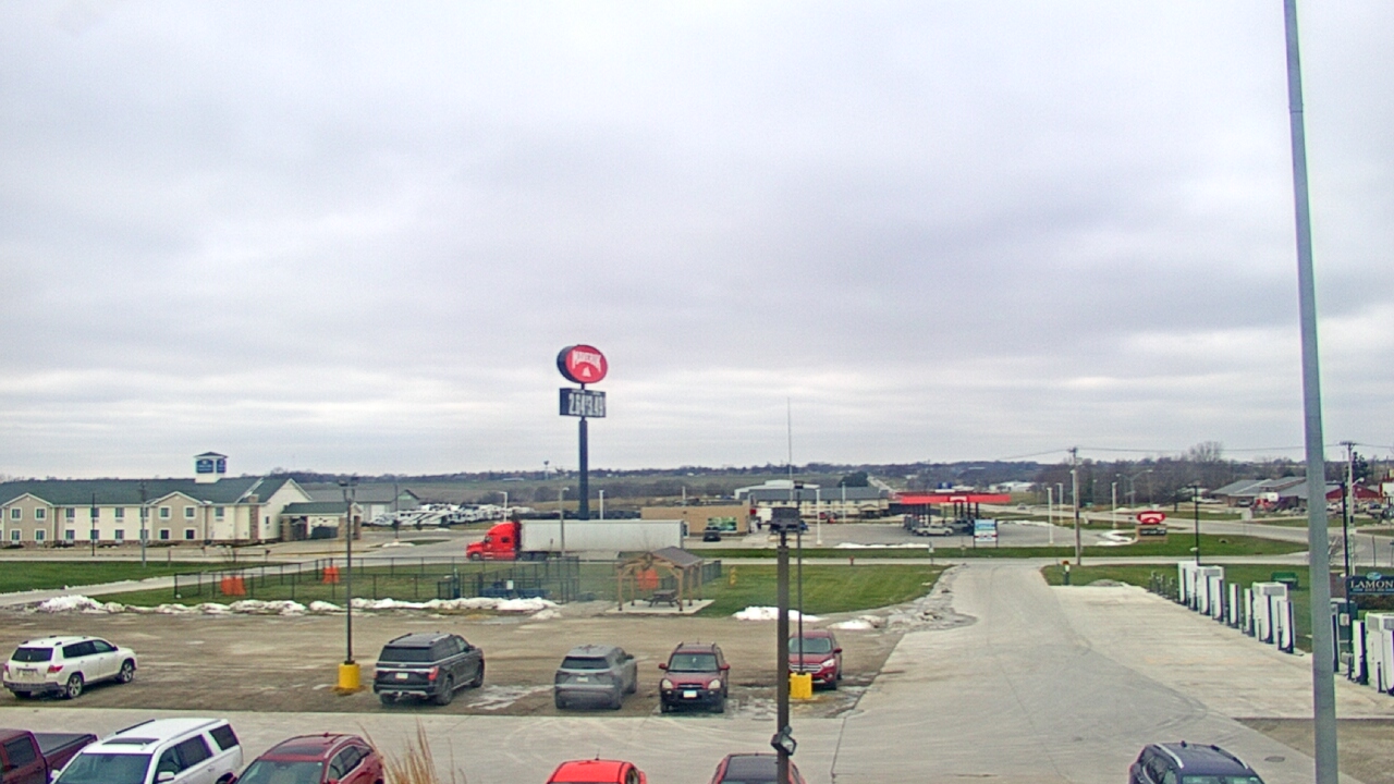 Thumbnail for current weather camera view from Amish Country Store in Lamoni, Iowa