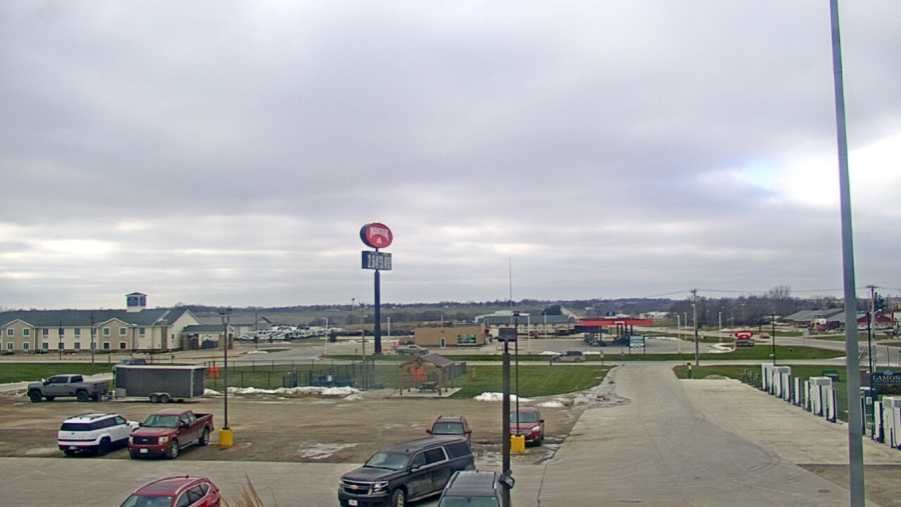 Thumbnail for current weather camera view from Amish Country Store in Lamoni, Iowa