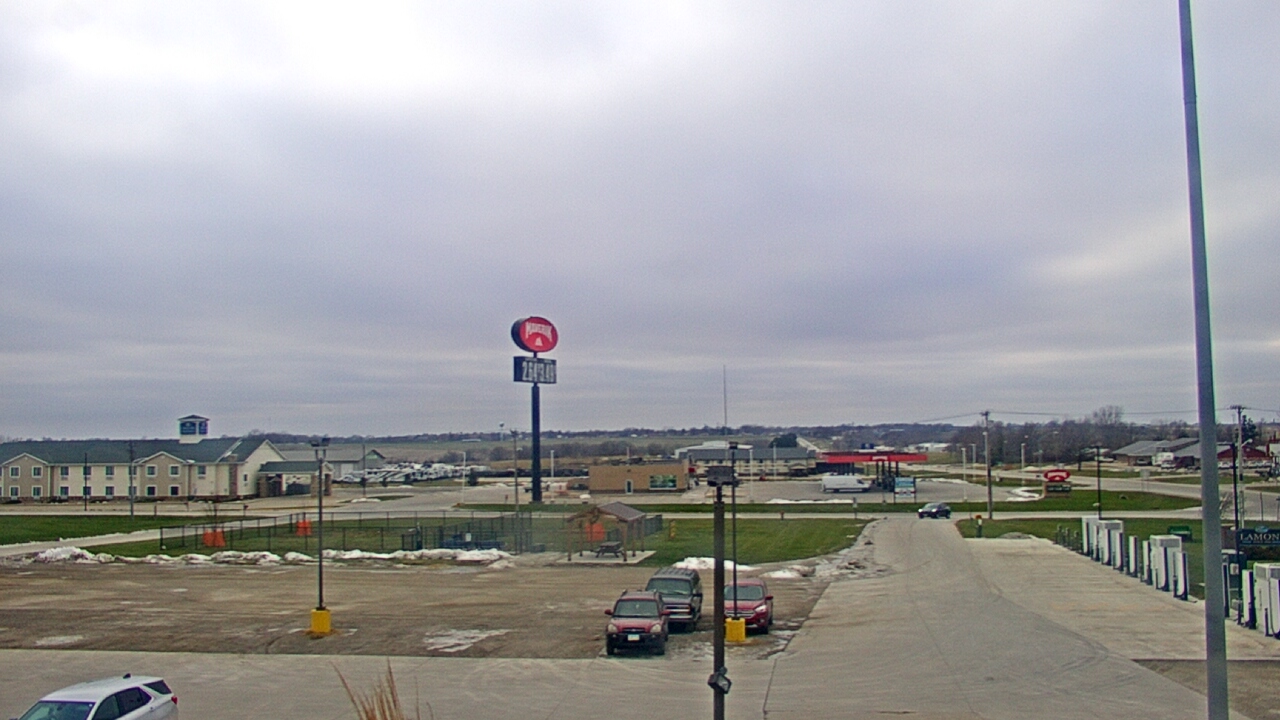 Thumbnail for current weather camera view from Amish Country Store in Lamoni, Iowa