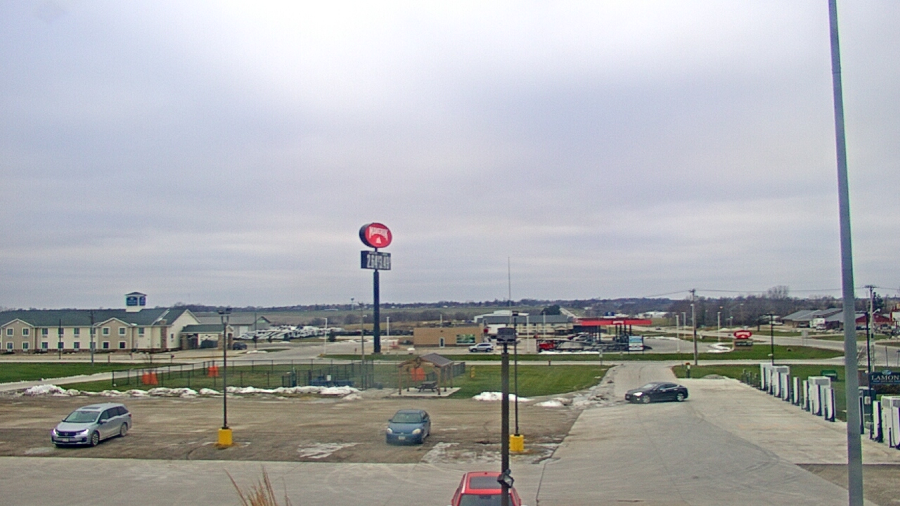 Thumbnail for current weather camera view from Amish Country Store in Lamoni, Iowa