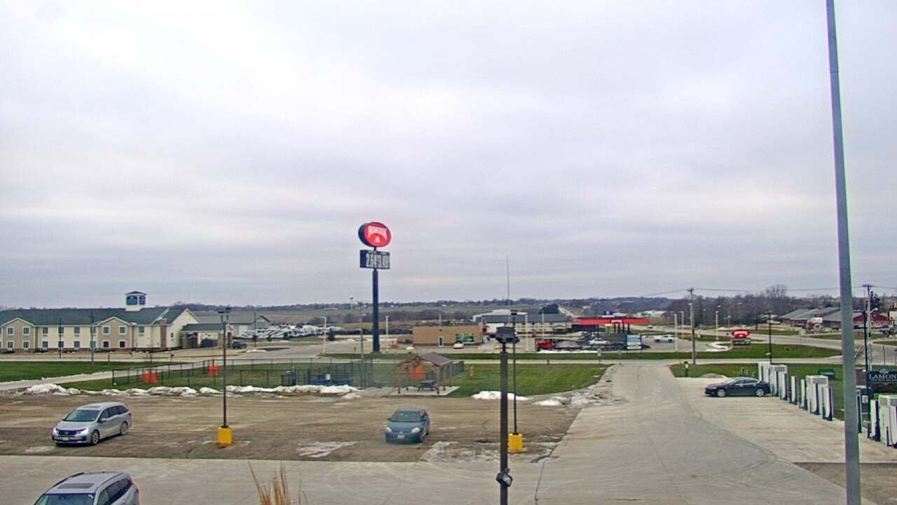 Thumbnail for current weather camera view from Amish Country Store in Lamoni, Iowa