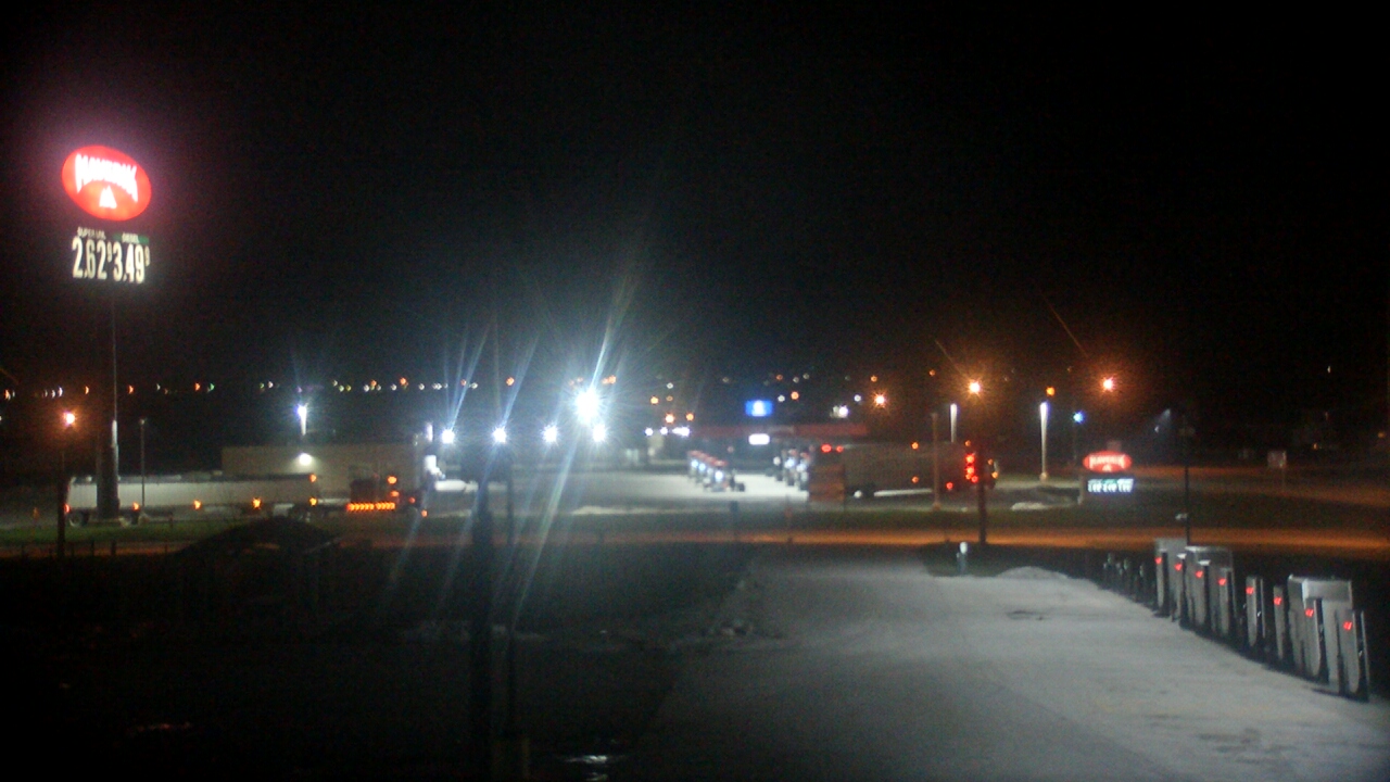 Thumbnail for current weather camera view from Amish Country Store in Lamoni, Iowa