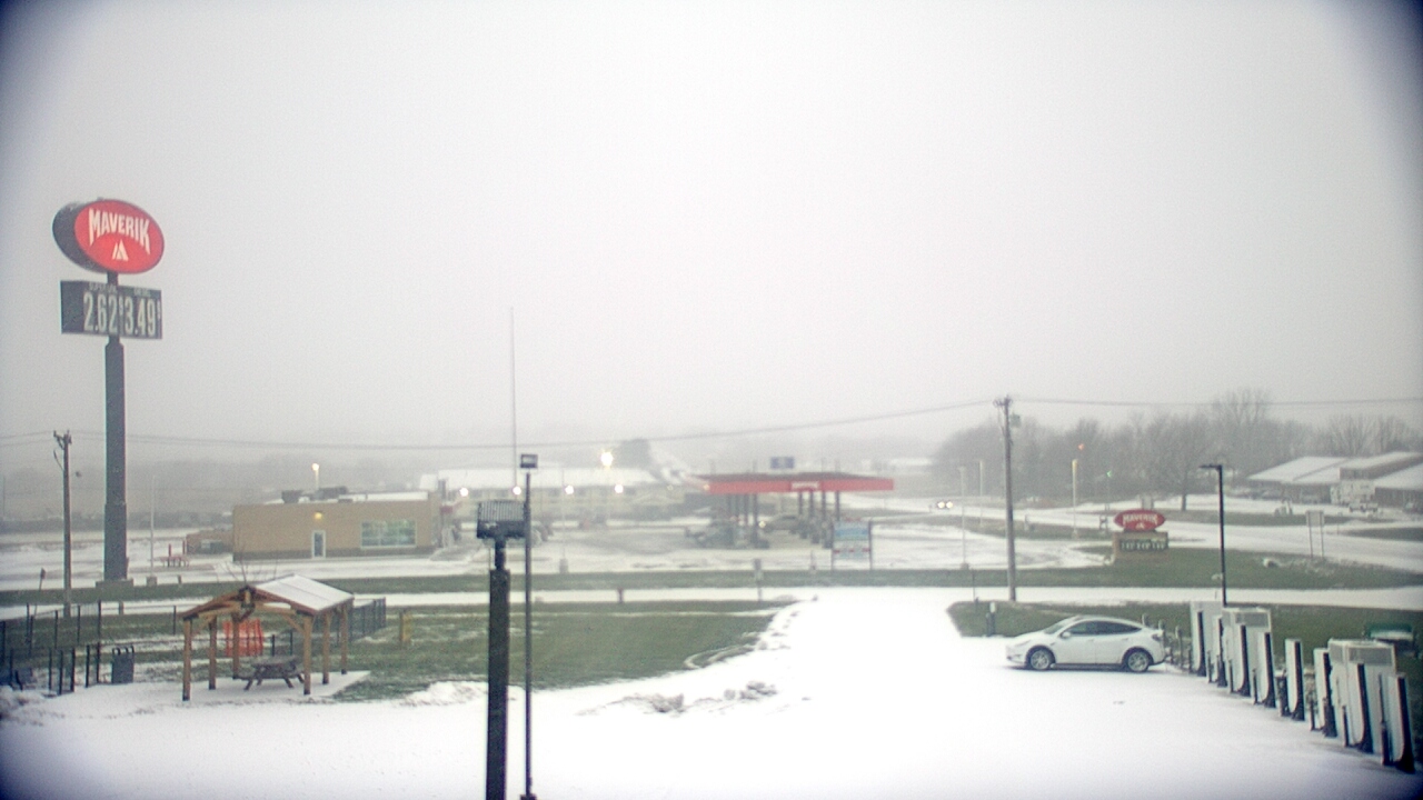 Thumbnail for current weather camera view from Amish Country Store in Lamoni, Iowa