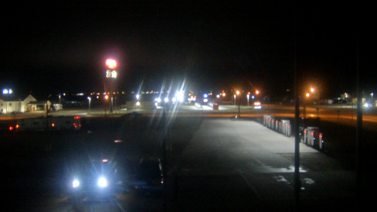 Thumbnail for current weather camera view from Amish Country Store in Lamoni, Iowa