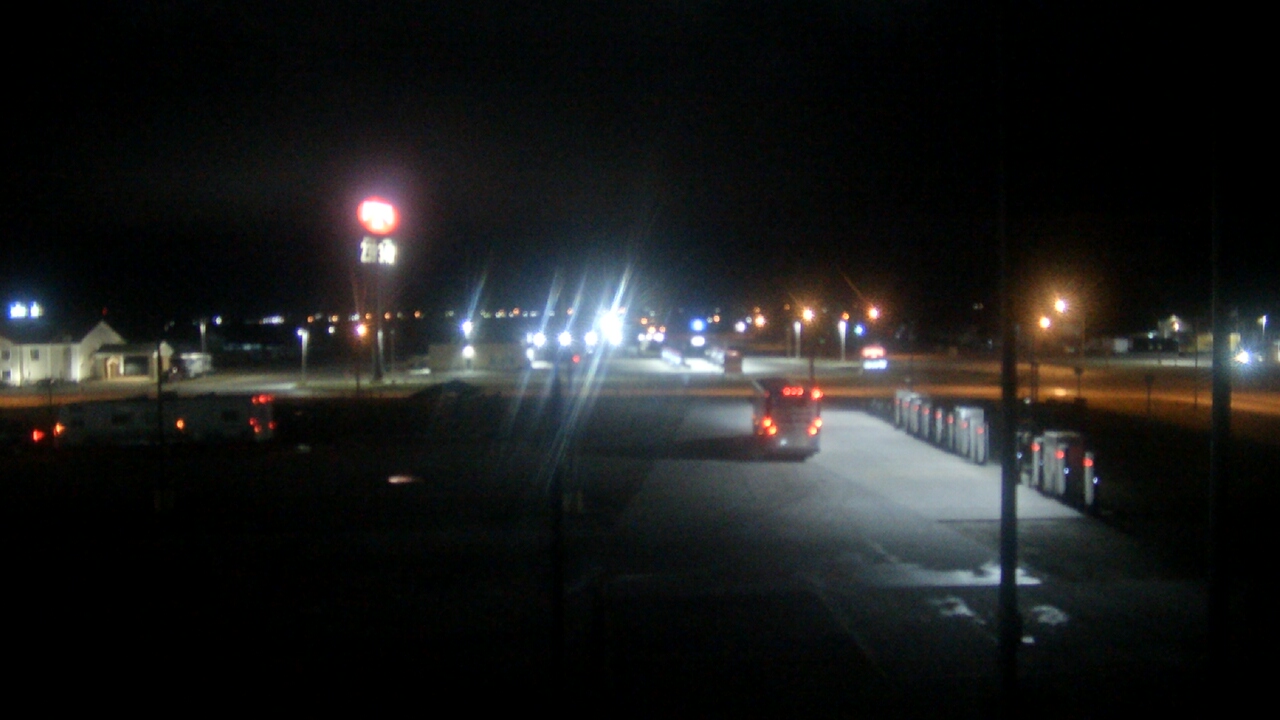 Thumbnail for current weather camera view from Amish Country Store in Lamoni, Iowa