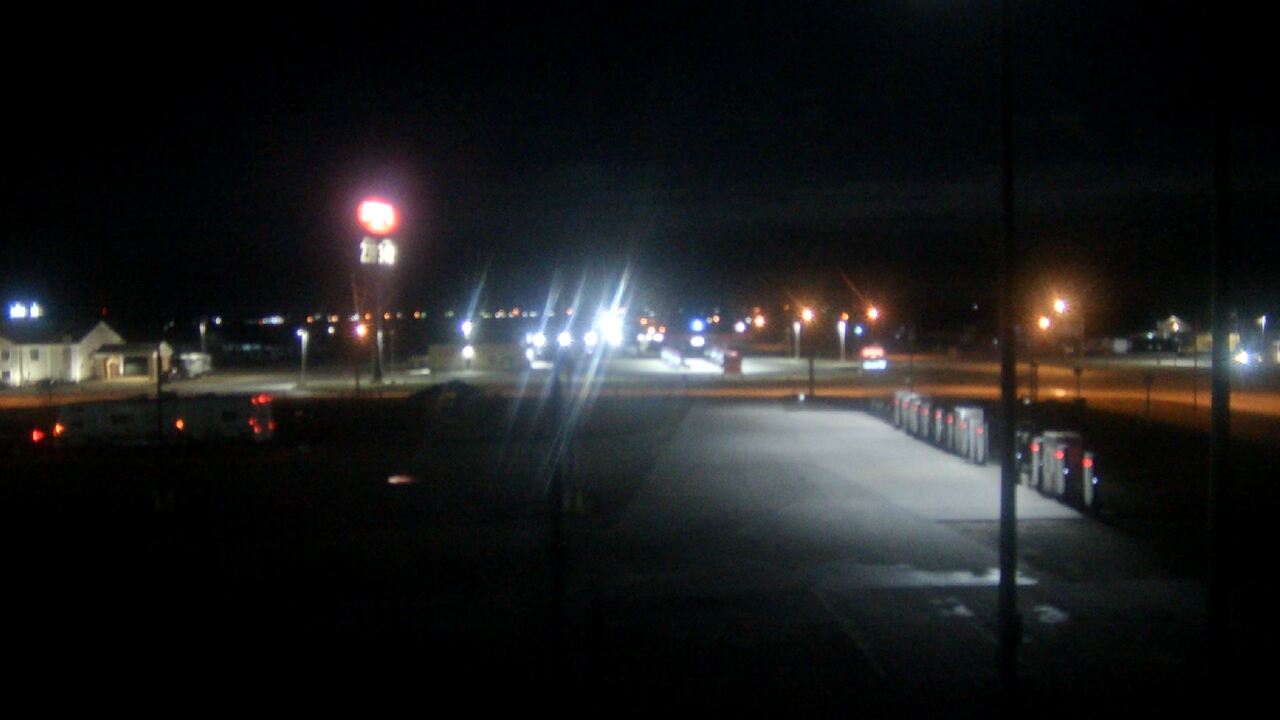 Thumbnail for current weather camera view from Amish Country Store in Lamoni, Iowa