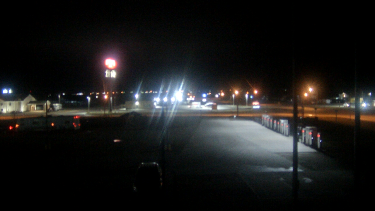 Thumbnail for current weather camera view from Amish Country Store in Lamoni, Iowa