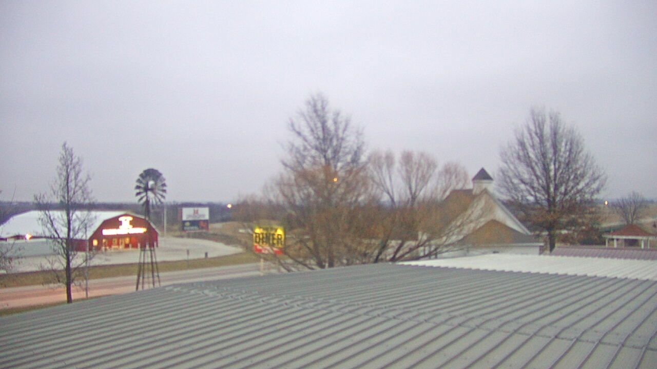 Thumbnail for current weather camera view from Amish Country Store in Lamoni, Iowa