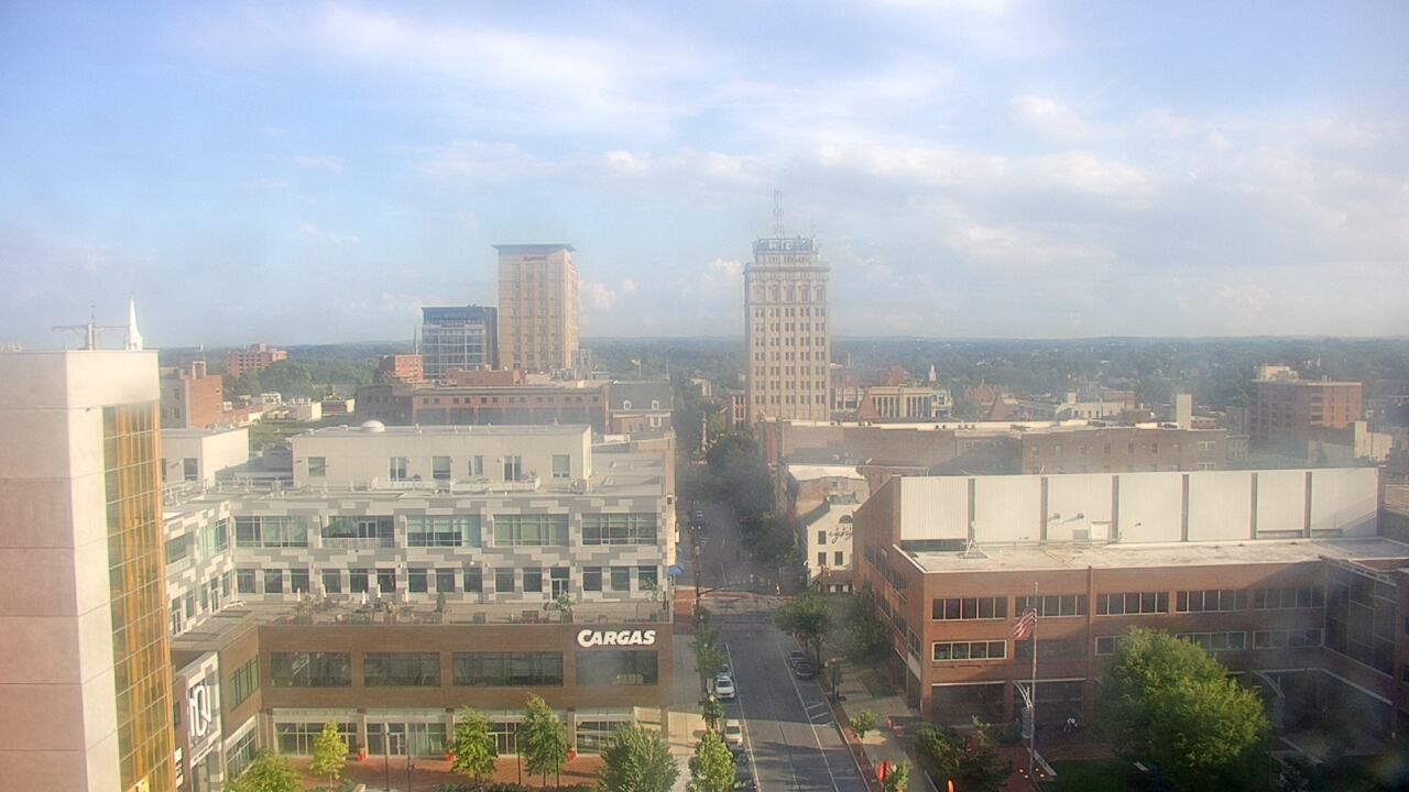 Thumbnail for current weather camera view from The Imperial Ballrooms at Holiday Inn Lancaster in Lancaster, Pennsylvania