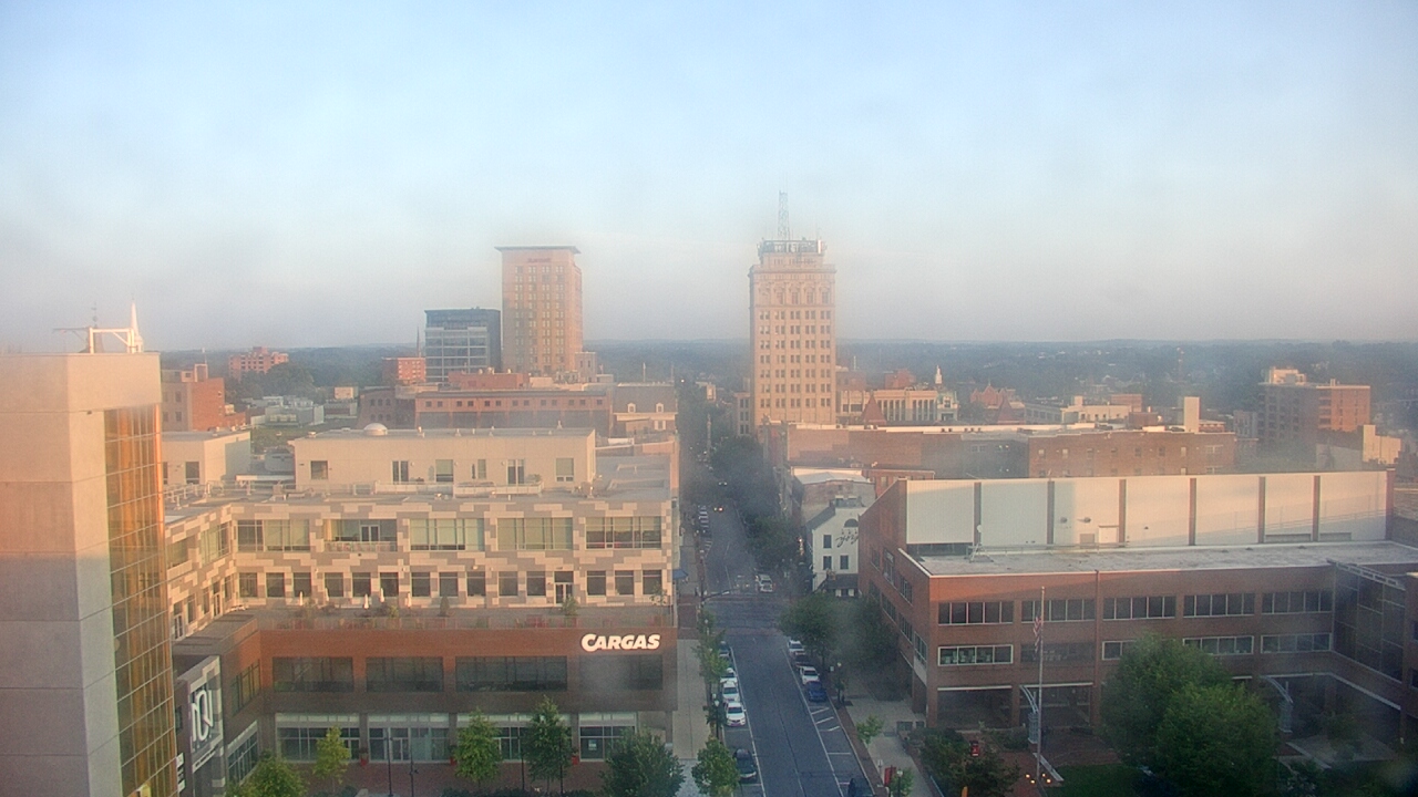 Thumbnail for current weather camera view from The Imperial Ballrooms at Holiday Inn Lancaster in Lancaster, Pennsylvania