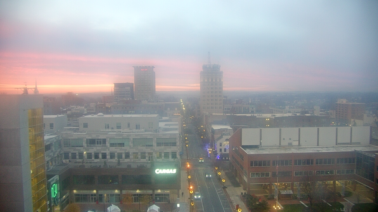 Thumbnail for current weather camera view from The Imperial Ballrooms at Holiday Inn Lancaster in Lancaster, Pennsylvania