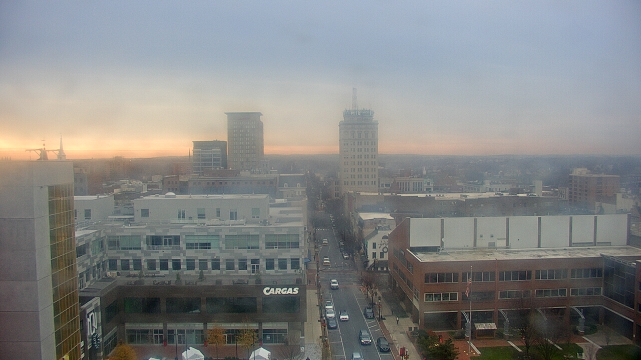 Thumbnail for current weather camera view from The Imperial Ballrooms at Holiday Inn Lancaster in Lancaster, Pennsylvania