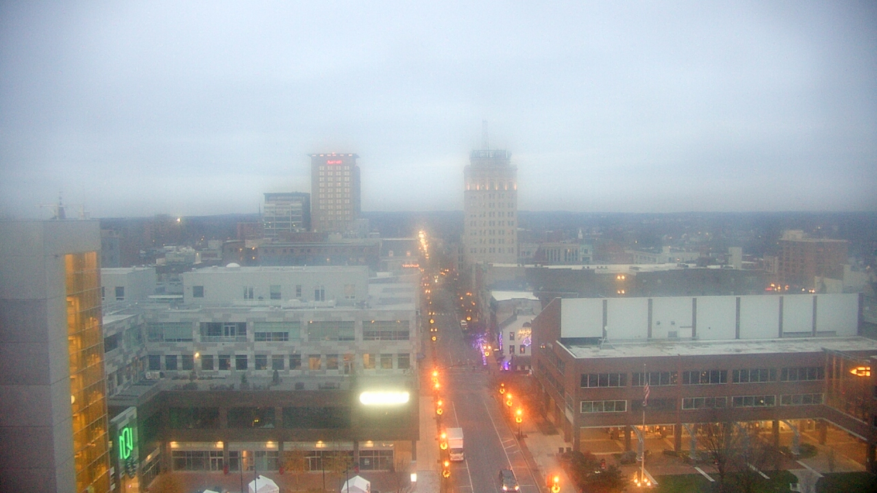 Thumbnail for current weather camera view from The Imperial Ballrooms at Holiday Inn Lancaster in Lancaster, Pennsylvania