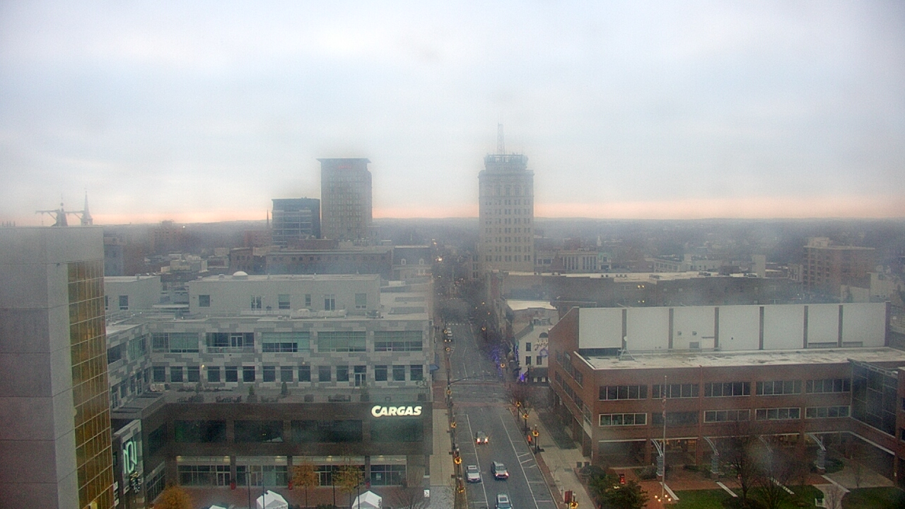 Thumbnail for current weather camera view from The Imperial Ballrooms at Holiday Inn Lancaster in Lancaster, Pennsylvania