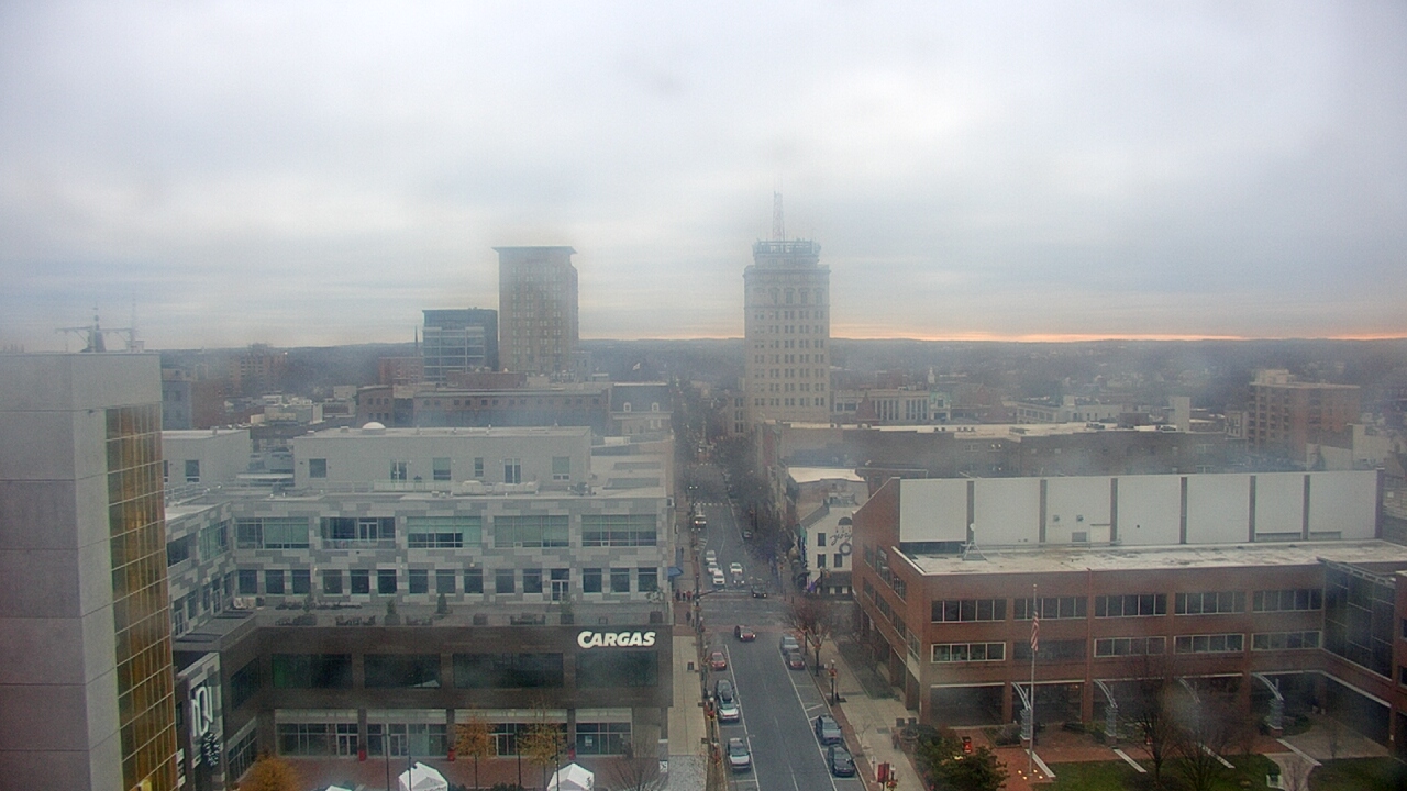 Thumbnail for current weather camera view from The Imperial Ballrooms at Holiday Inn Lancaster in Lancaster, Pennsylvania