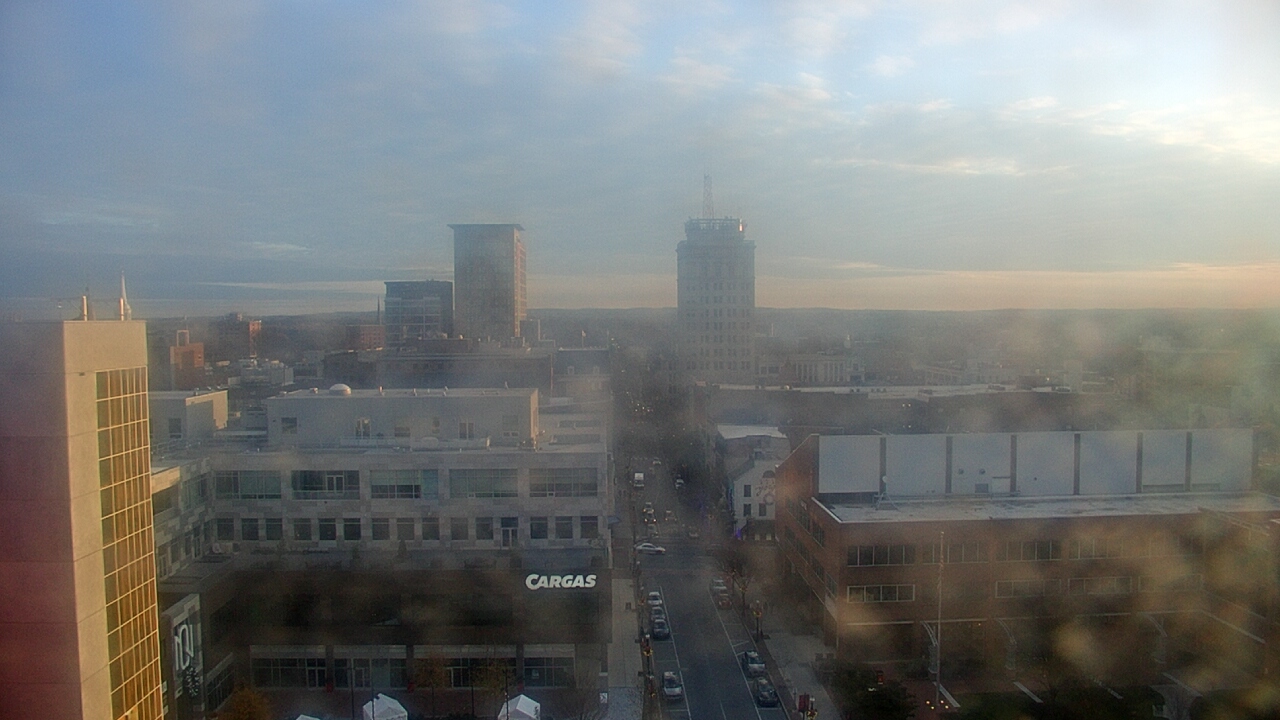 Thumbnail for current weather camera view from The Imperial Ballrooms at Holiday Inn Lancaster in Lancaster, Pennsylvania